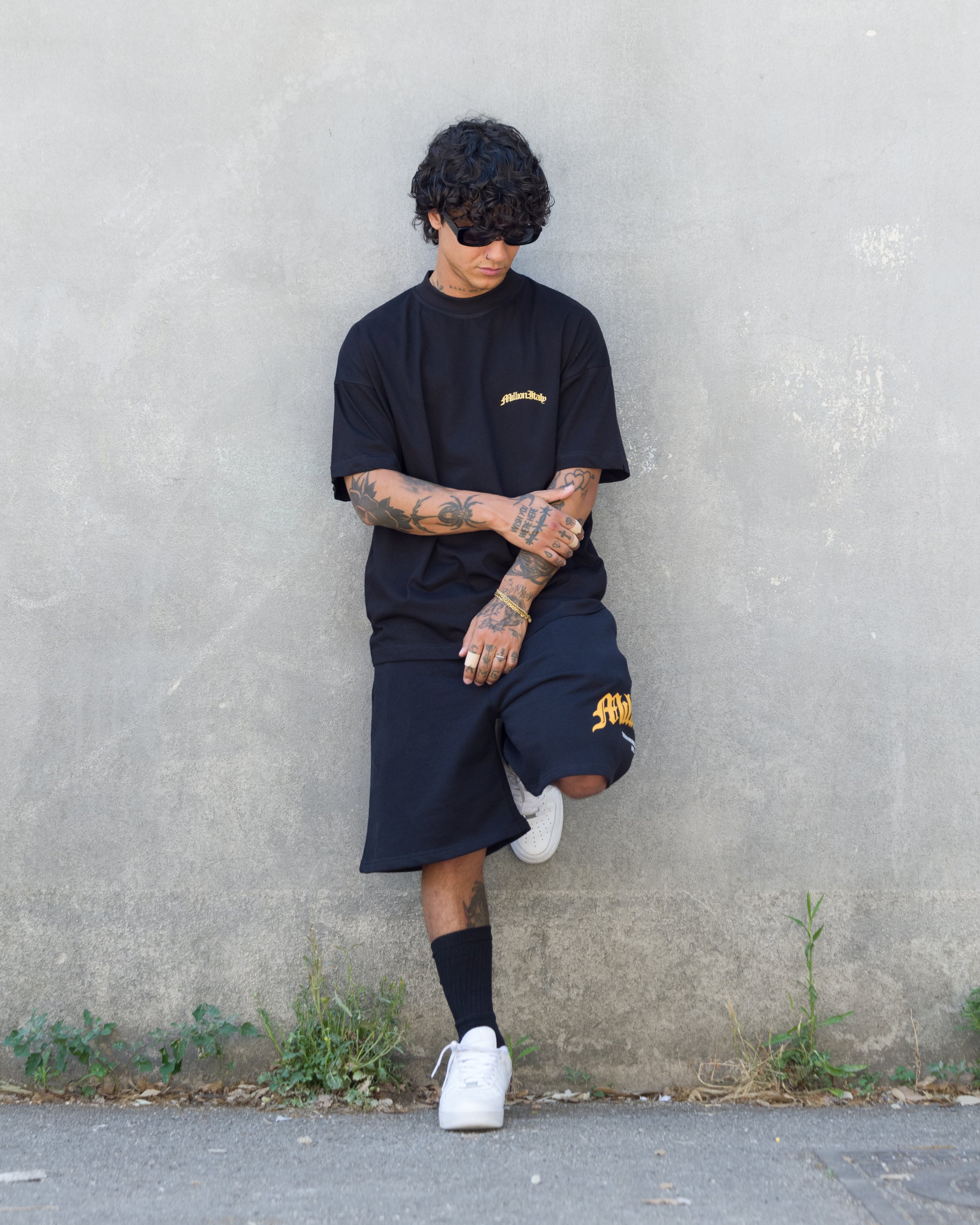 T-shirt noire Logo Arch jaune