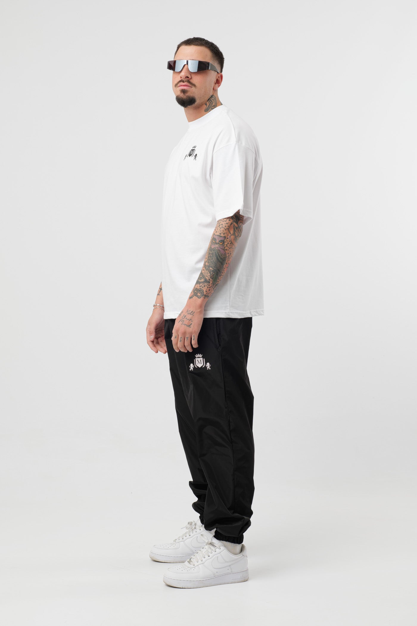 T-shirt blanche avec logo noir